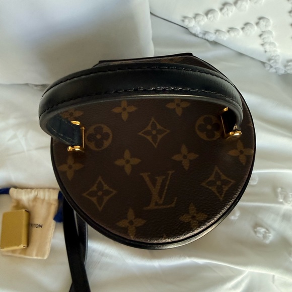 Authentic LV Cannes beauty case - Picture 6 of 7